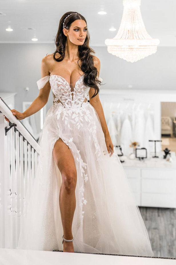 Elegant Off-the-shoulder Sweetheart Appliques Tulle Wedding Dresses N046