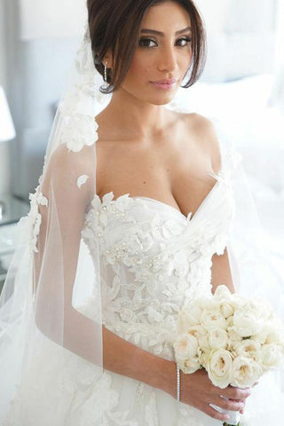 products/Elegant_Strapless_Sweetheart_Long_Wedding_Dress_With_Beading_Lace_Appliques_W1009.jpg