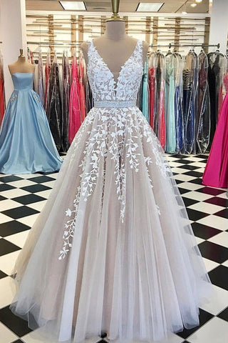 products/Unique_V_Neck_Tulle_Lace_Wedding_Dress_Tulle_Ball_Gown_Prom_Dress_With_Appliques_PW538.jpg