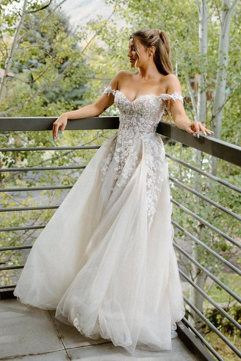 A-line Off the Shoulder Tulle Wedding Dress with Appliques N093